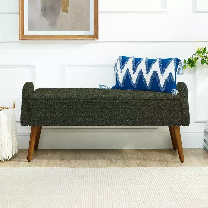 Banc moderne avec coussin moelleux, accoudoirs géométriques et pieds en bois massif