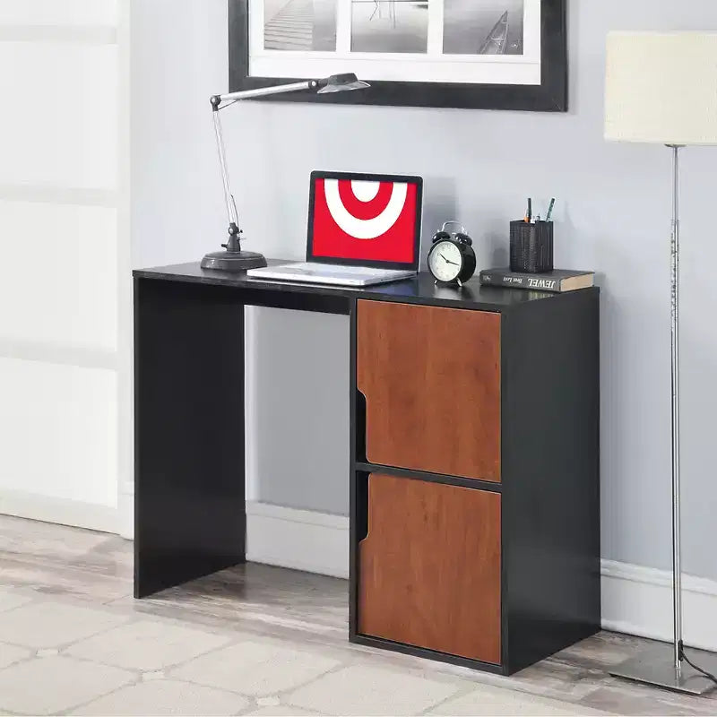 Bureau d'écolier avec armoires de rangement